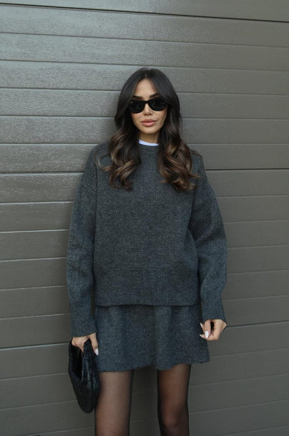 Damen Gestricktes Zweiteiliges Set Mit Oversize-Pullover Und Eng Anliegendem Rock