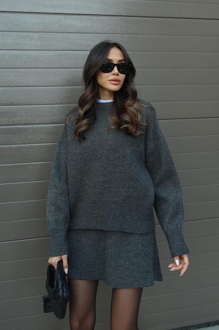 Damen Gestricktes Zweiteiliges Set Mit Oversize-Pullover Und Eng Anliegendem Rock