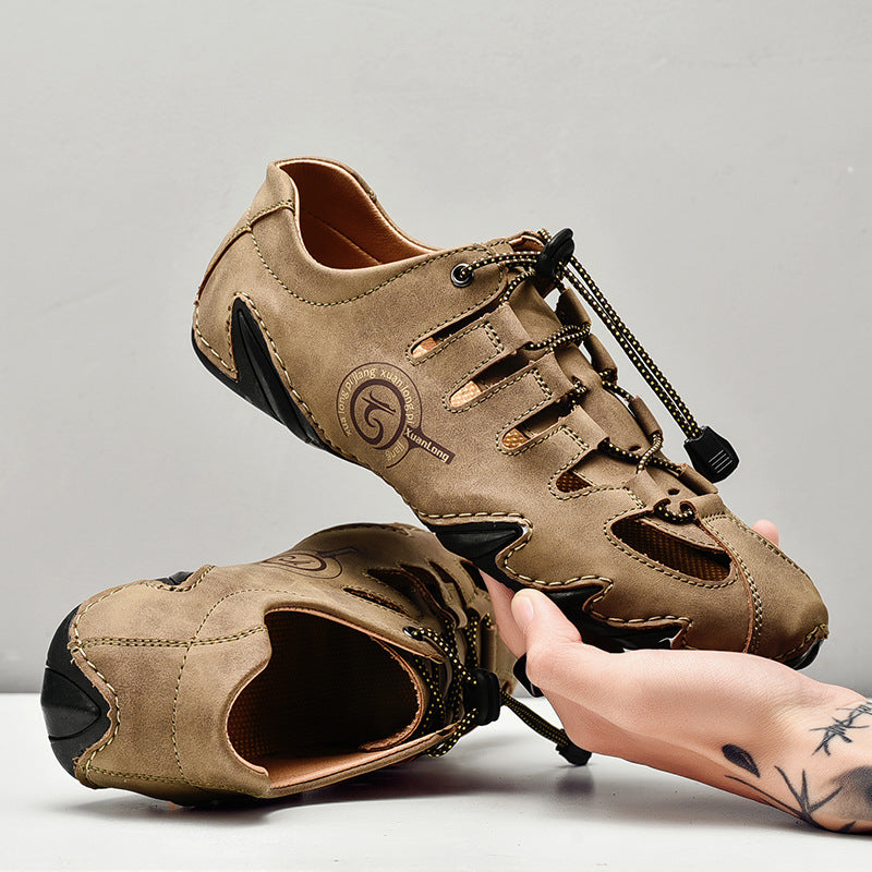 Beige Herren-Freizeitschuhe mit Schnürung, atmungsaktivem Design und rutschfester Sohle. Ideal für Outdoor-Aktivitäten und sportlichen Stil.
