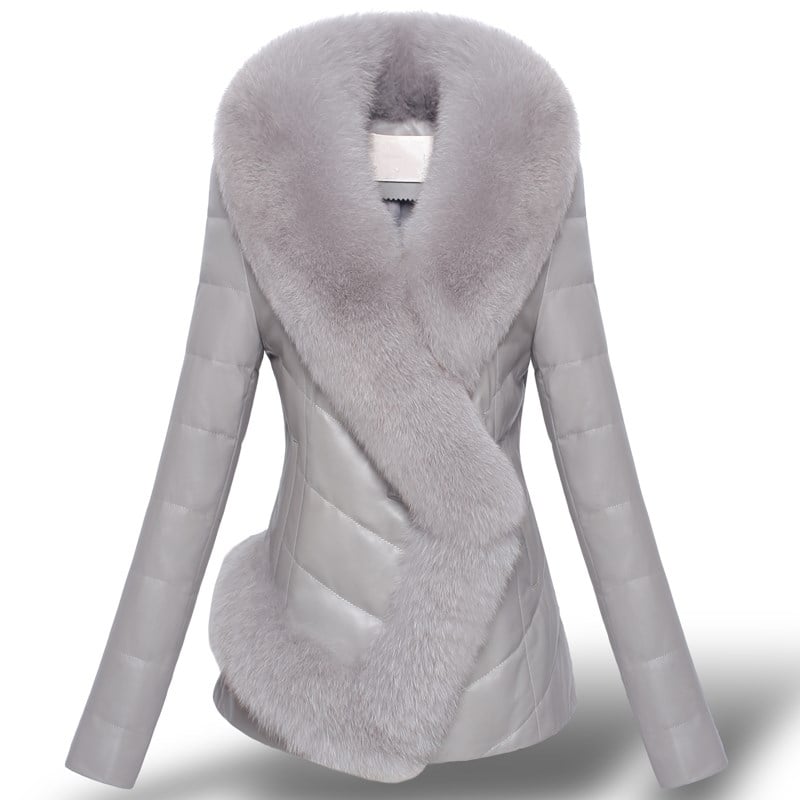 Women's Winter Short Coat with Faux Fur Collar and Button Placket