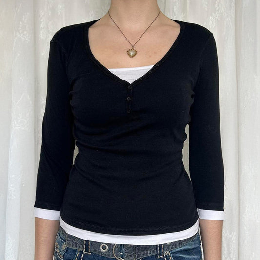 Women's long-sleeve close-fitting sweater-shirt with split detail