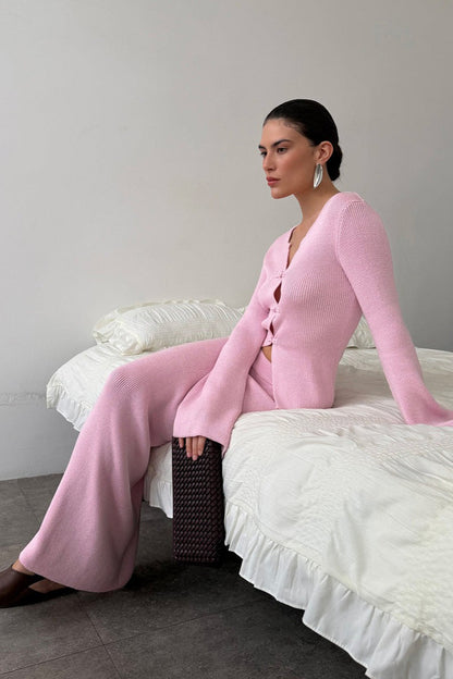 Damenmode mit weitem Oberteil und fliessendem Maxirock