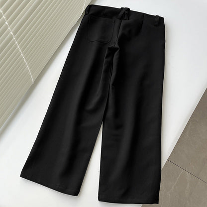 Women's suit pants with low waist, wide leg, and extended fit – Elegant style