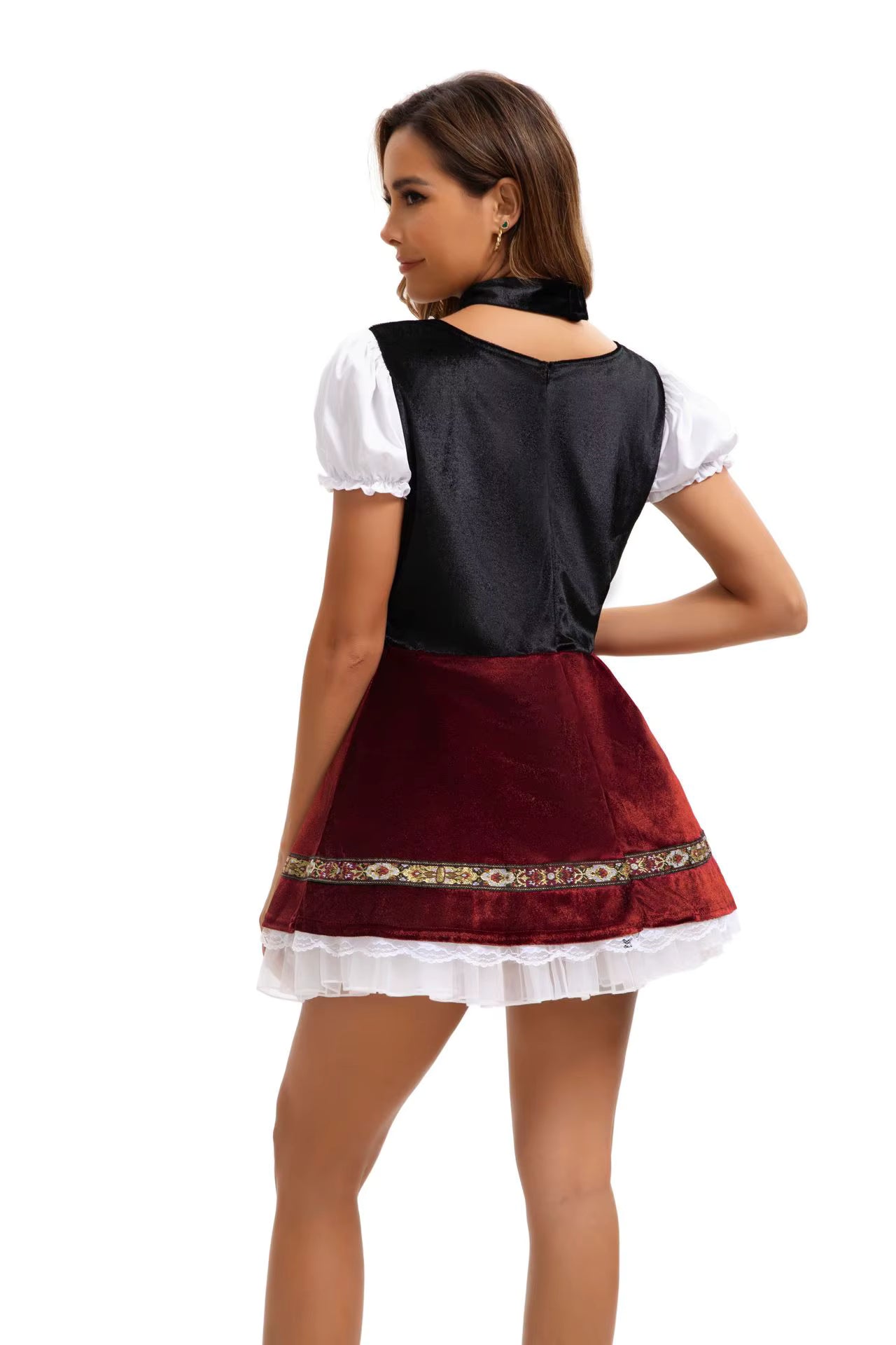 Oberteil des Dirndlkleids mit Schnürmieder und kurzen Puffärmeln