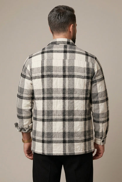 Rückansicht des Herren-Overshirts mit Relaxed Fit
