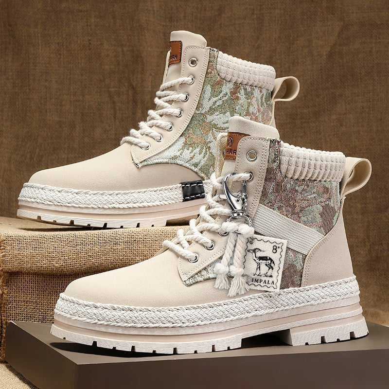 High lace-up boots for men with rounded toe and chunky heel