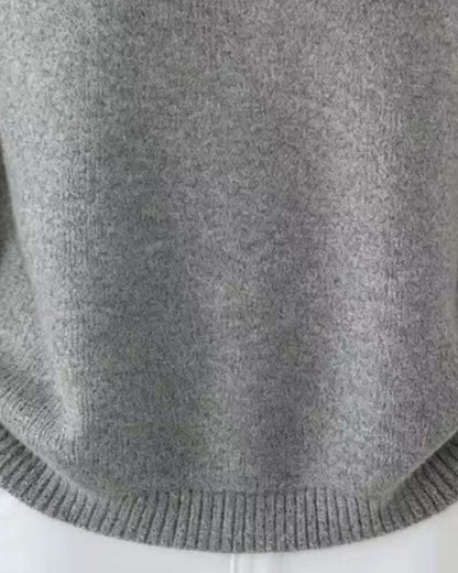 Pullover mit Reverskragen und langen Ärmeln in der Rückansicht