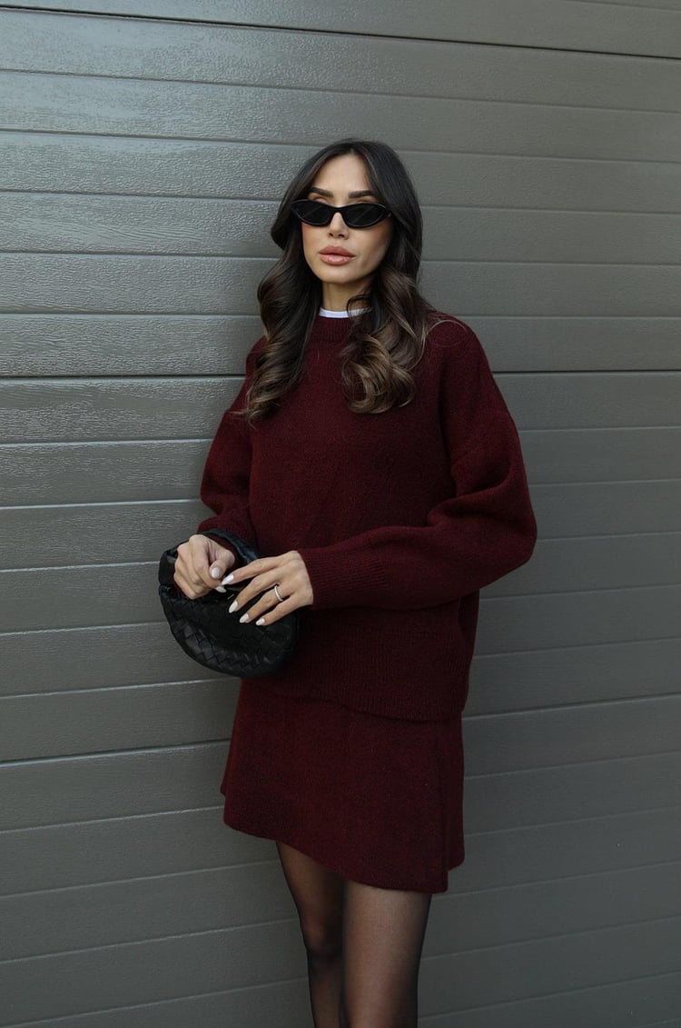 Damen Gestricktes Zweiteiliges Set Mit Oversize-Pullover Und Eng Anliegendem Rock
