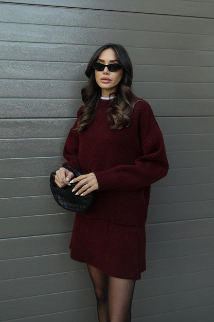 Damen Gestricktes Zweiteiliges Set Mit Oversize-Pullover Und Eng Anliegendem Rock