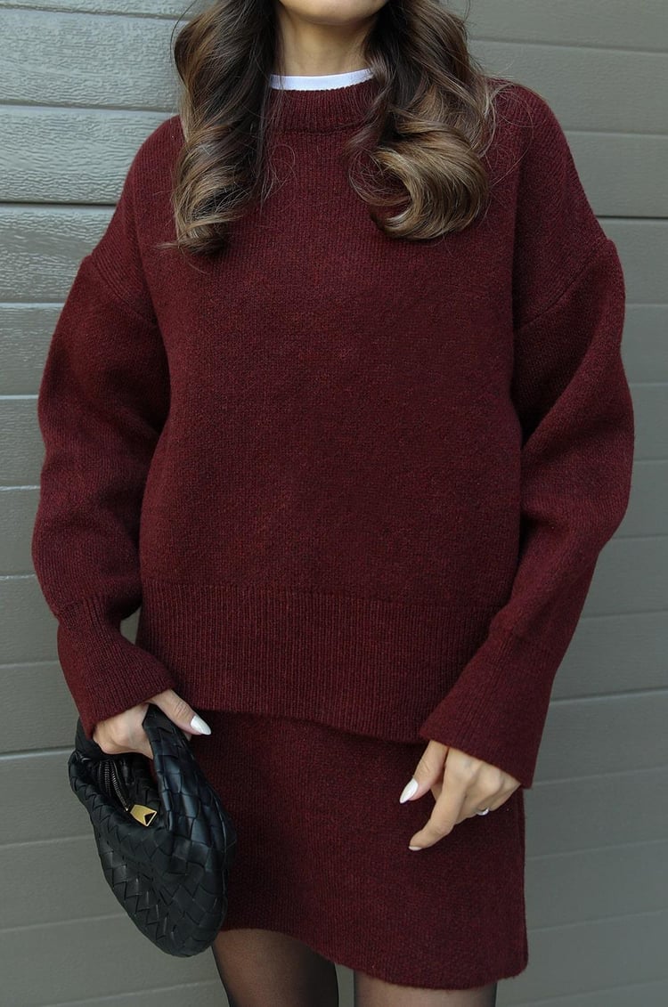 Damen Gestricktes Zweiteiliges Set Mit Oversize-Pullover Und Eng Anliegendem Rock