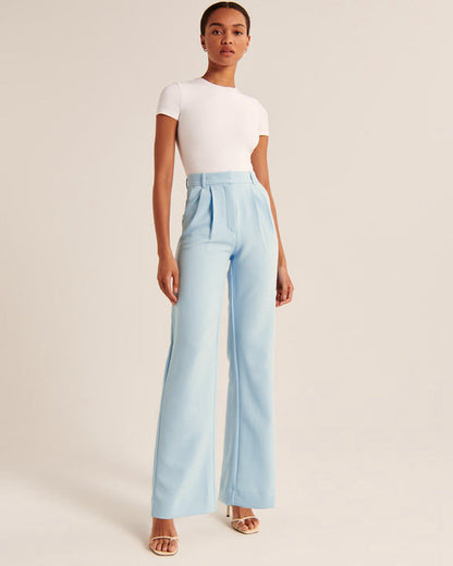 Women's pants with high waist, wide legs, and side pockets