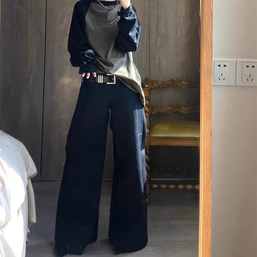 Women's suit pants with low waist, wide leg, and extended fit – Elegant style