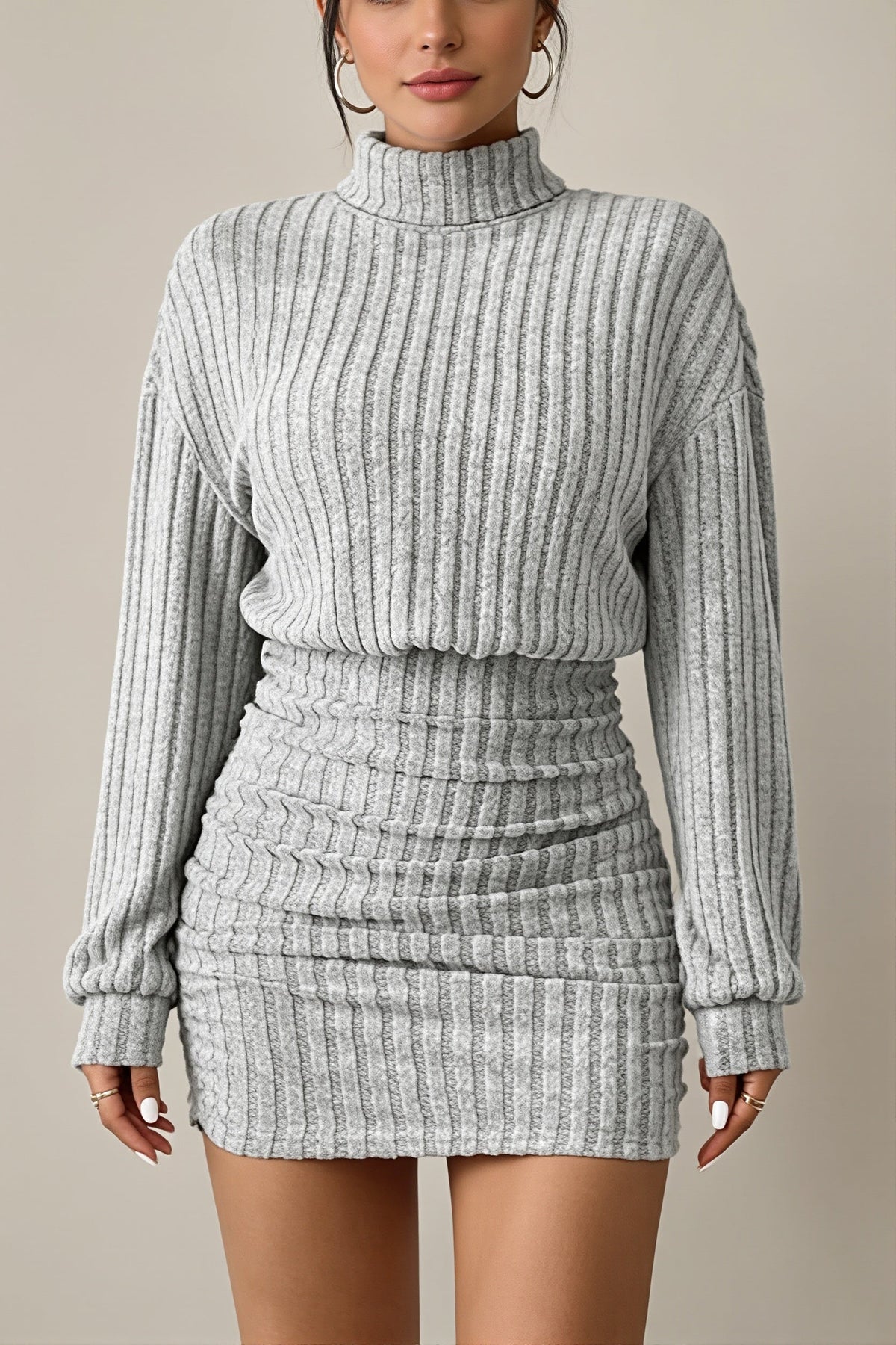 Damen-Minidress aus Rippstrick mit Rollkragen in der Gesamtansicht