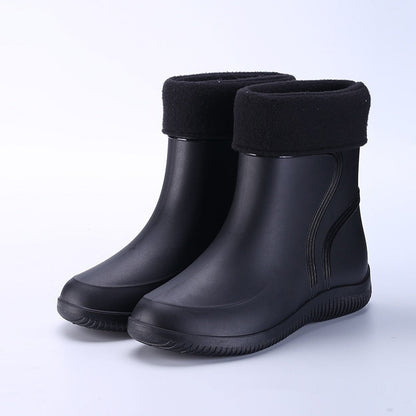 Wärmende wasserdichte Gummistiefel als praktische Begleiter für draussen
