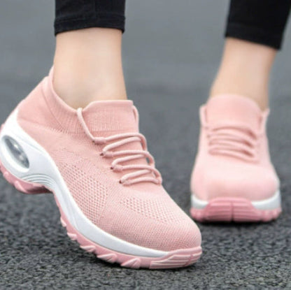 Damen Sneaker in Rosa, atmungsaktiv und bequem, mit dicker Sohle und modernem Design. Ideal für Sport und Freizeit.