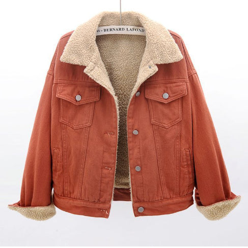 Damen Winterjacke, orange, mit Teddyfutter und Knopfleiste, modisch, warm, ideal für kalte Tage, lässiger Stil, Herbst- und Wintermode.