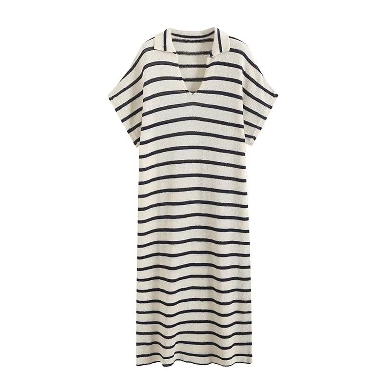 Gestreiftes Damenkleid in Weiß und Schwarz, V-Ausschnitt, kurze Ärmel, lässiger Stil, ideal für Sommermode und Freizeitkleidung.