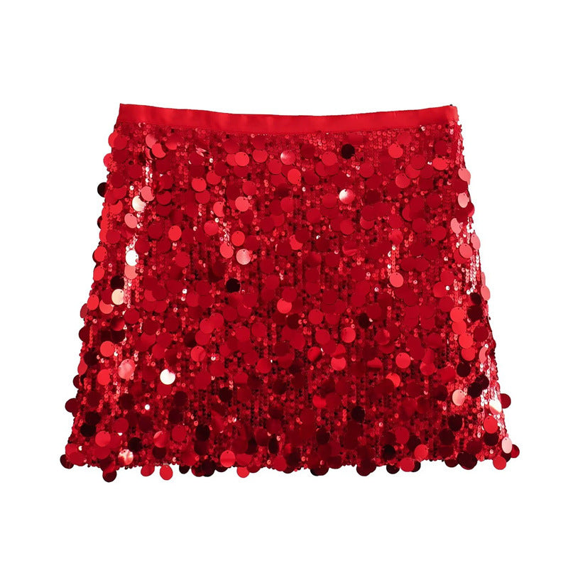 Roter Paillettenrock, glitzernd, modisch, ideal für Partys und festliche Anlässe. Damenmode, auffälliges Design, trendiger Look.