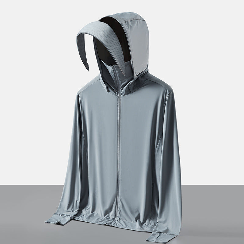 Grauer, futuristischer Kapuzenpullover mit einzigartigem, gebogenem Visier. Modernes Design, innovative Mode, minimalistische Ästhetik.