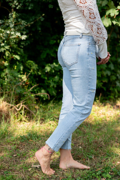 Women's High-Waisted Jeans with Stretch Denim and Floral Pattern