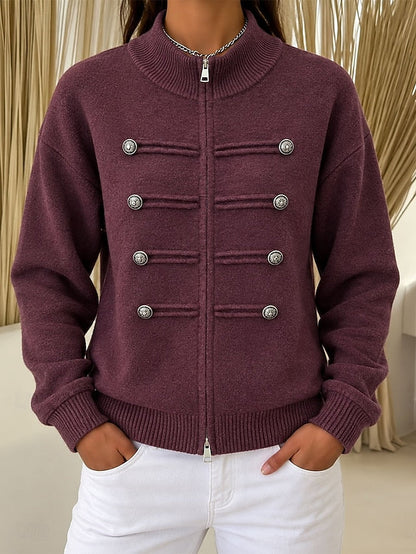 Detailansicht des Stehkragens am Damen-Cardigan