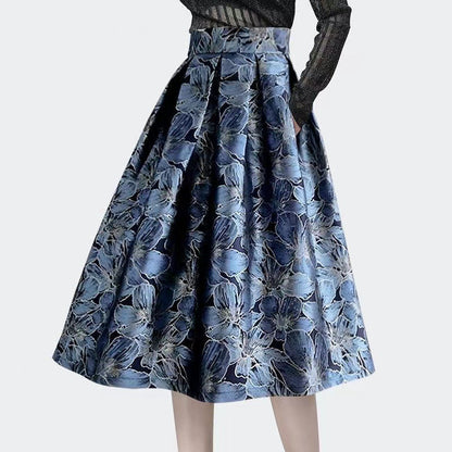 Women's midi skirt with pleats and high waist – jacquard look
