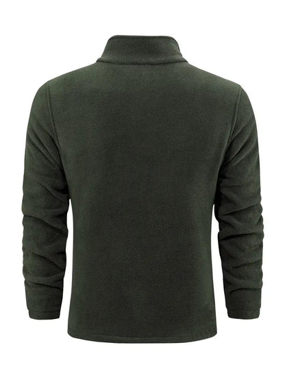 Dunkelgrüne Fleecejacke für Herren, langärmelig, mit Stehkragen. Ideal für Outdoor-Aktivitäten und kühle Temperaturen. Bequem und warm.
