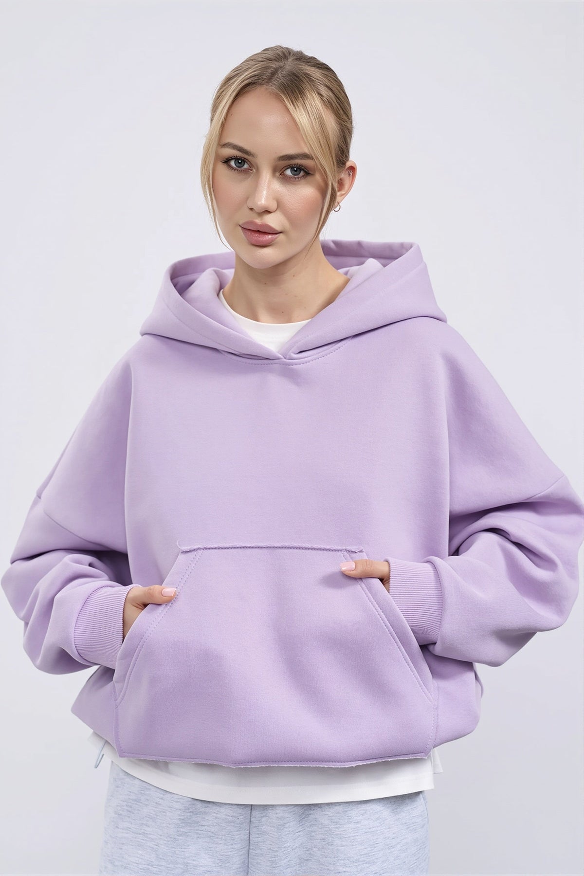 Hoodie mit gerippten Bündchen an Ärmeln und Saum
