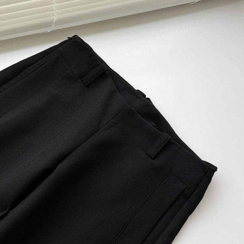 Women's suit pants with low waist, wide leg, and extended fit – Elegant style