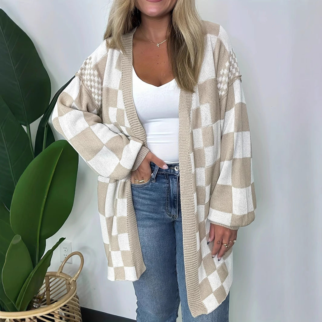 Women's Long Knitted Jacket with Checkered Pattern Contrast