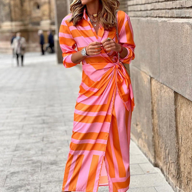 Gestreiftes Damen-Strickjackenkleid Mit Schnürung Und Mittellangem, Geradem Rock – Bedrucktes Design