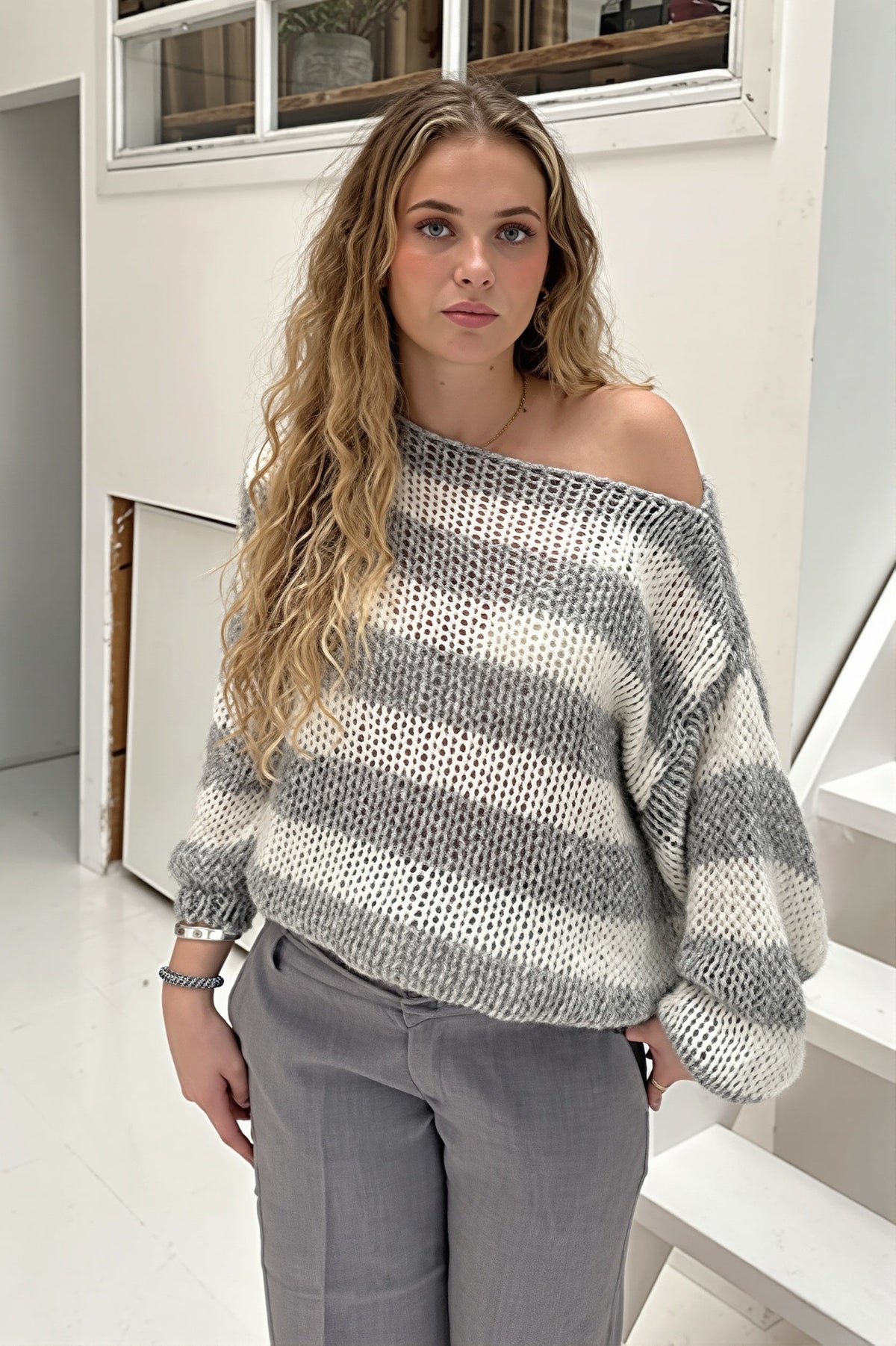 Rundhalspullover als vielseitig kombinierbares Alltagsoutfit