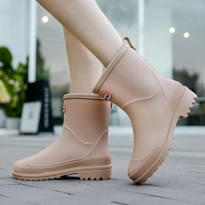 Wasserdichte Damenstiefel als praktische Begleiter für Regentage