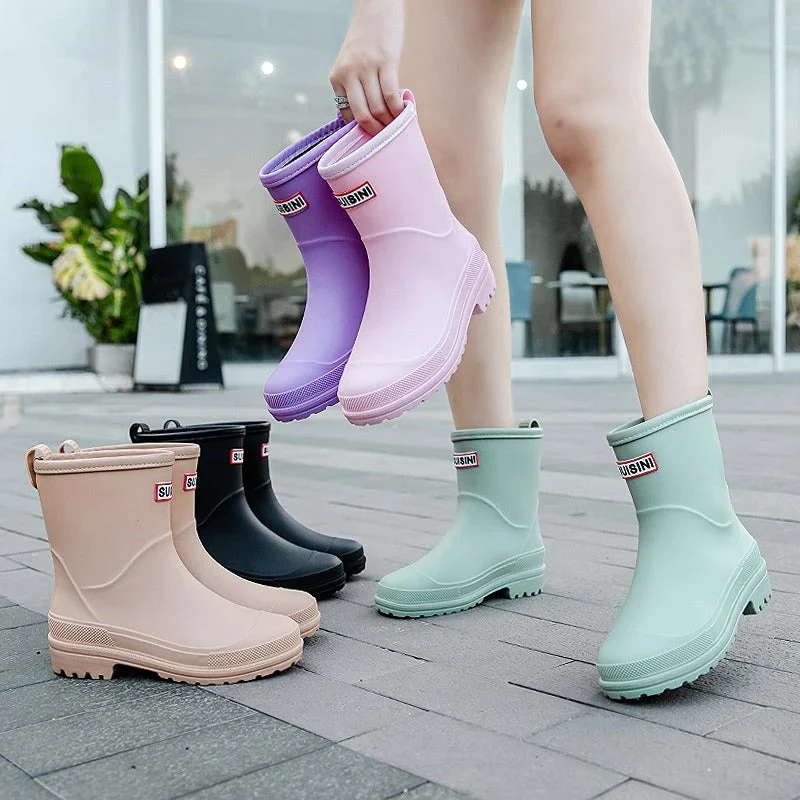 Robuste wasserdichte Gummistiefel für nasse Tage im Alltag