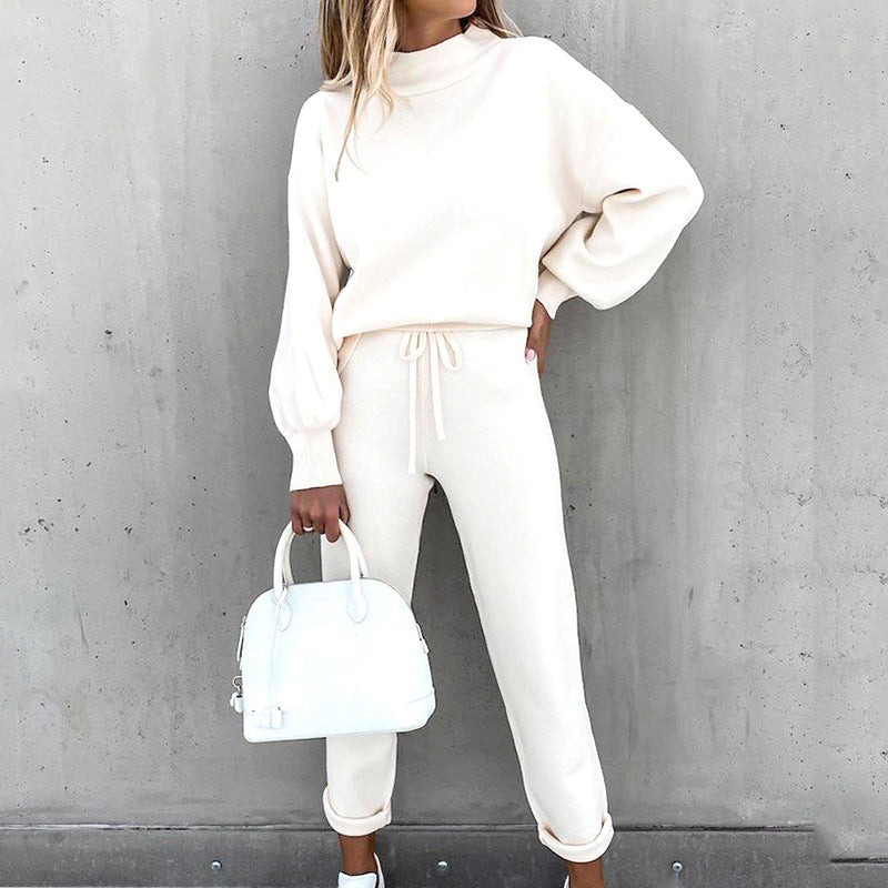 Rollkragenoberteil des zweiteiligen Damen-Loungewear-Sets