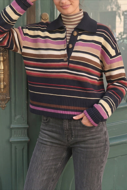 Gestreifter Pullover mit Polokragen in Mehrfarbig von vorne