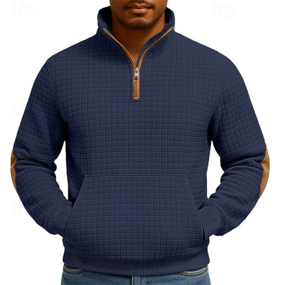 Kurzer Reissverschluss und hoher Kragen des Troyer-Sweatshirts im Detail