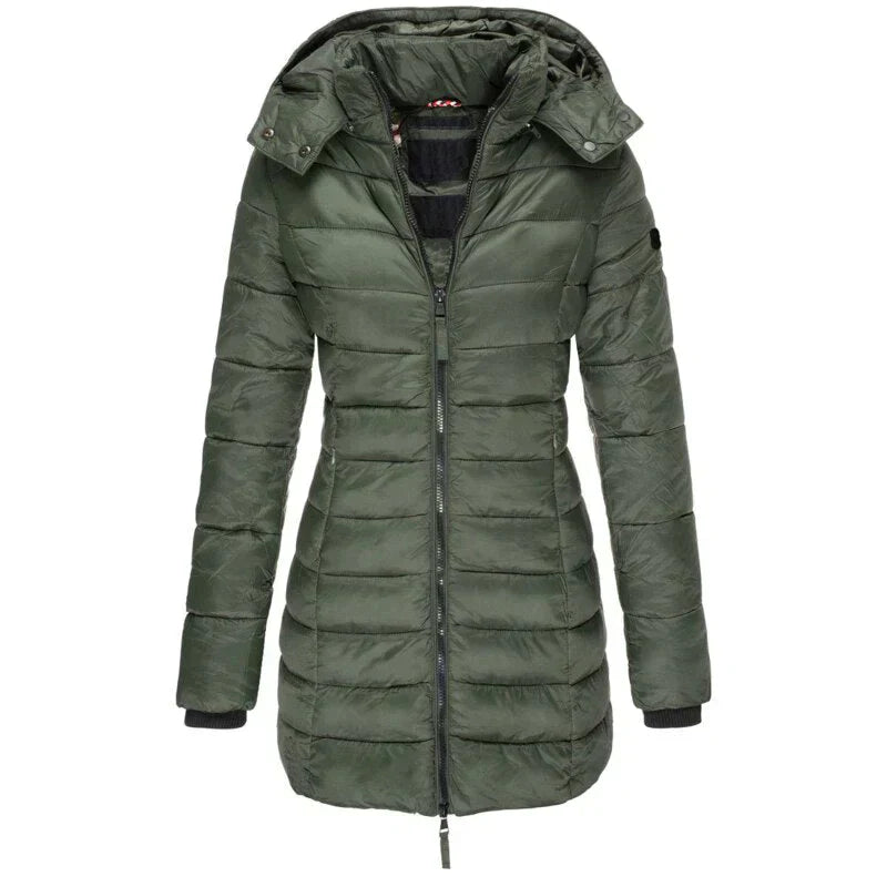 Damen Winterjacke grün, Steppdesign, Kapuze, Reißverschluss, warm gefüttert. Perfekt für kalte Tage. Modische Outdoor-Bekleidung.