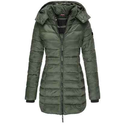 Damen Winterjacke grün, Steppdesign, Kapuze, Reißverschluss, warm gefüttert. Perfekt für kalte Tage. Modische Outdoor-Bekleidung.