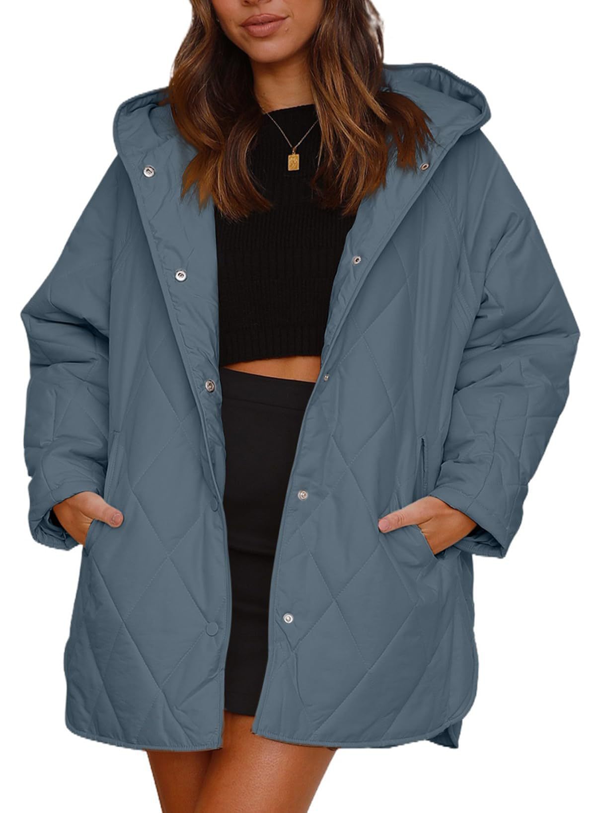 Women's quilted jacket with diamond pattern, hood, and front pockets