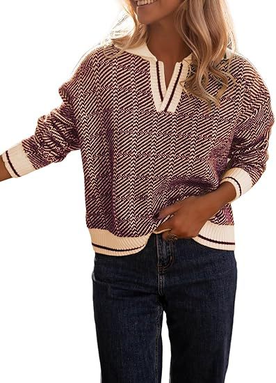Damen Pullover mit V-Ausschnitt, rot-weiß gestreift, lässig, langärmelig, Herbstmode, bequemes Strickdesign, ideal für kühle Tage.