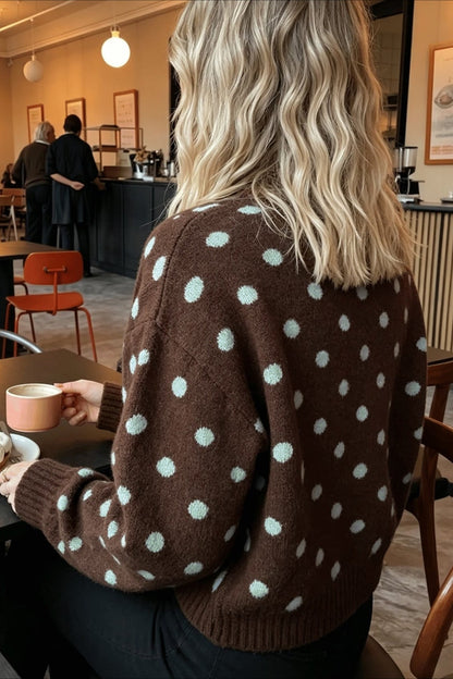 Damen-Strickpullover in Braun mit Punkten und klassischem Rundhalsausschnitt