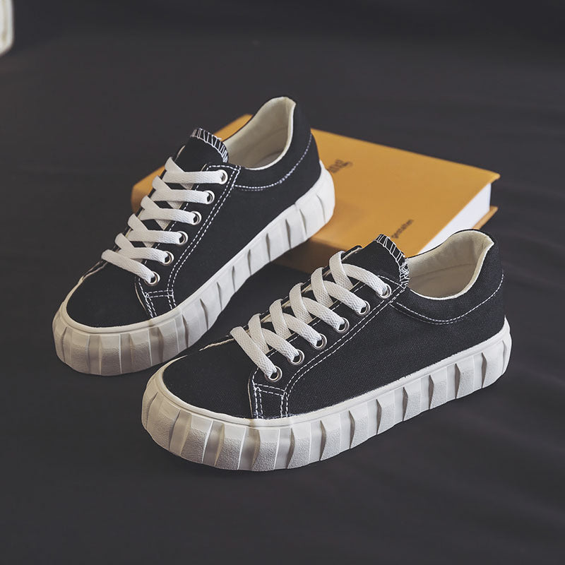 Damen-Sneaker aus Canvas in Low-Top-Form mit Schnürverschluss und Gummisohle