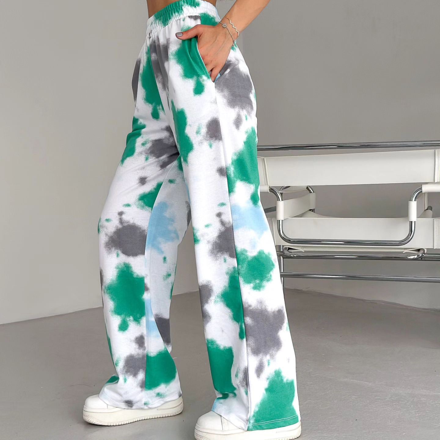 Damen-Hose mit geradem Bein und lockerer Passform sowie elastischem Bund