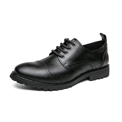 Schwarzer Herren-Lederschnürschuh mit robuster Sohle, elegantes Design, ideal für Business und Freizeit. Hochwertige Verarbeitung, zeitloser Stil.