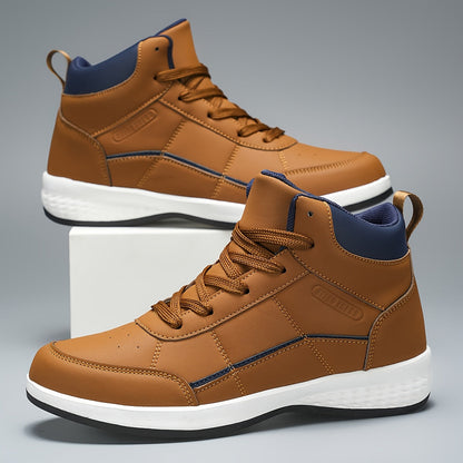 Men's all-season outdoor shoes with high shaft and lacing, non-slip sole
