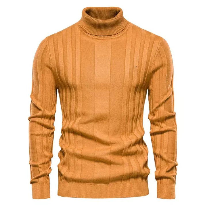 Orangefarbener Rollkragenpullover für Herren, gestrickt mit vertikalen Streifen. Modischer, warmer Winterpullover aus Baumwolle. Ideal für kalte Tage.