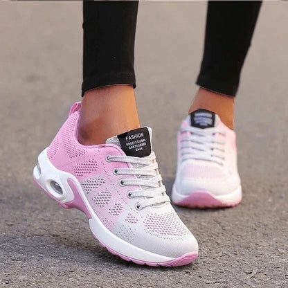 Damen Sneaker in Rosa und Weiß, atmungsaktiv, mit dicker Sohle und Schnürung, ideal für Sport und Freizeit. Bequeme Laufschuhe für Frauen.