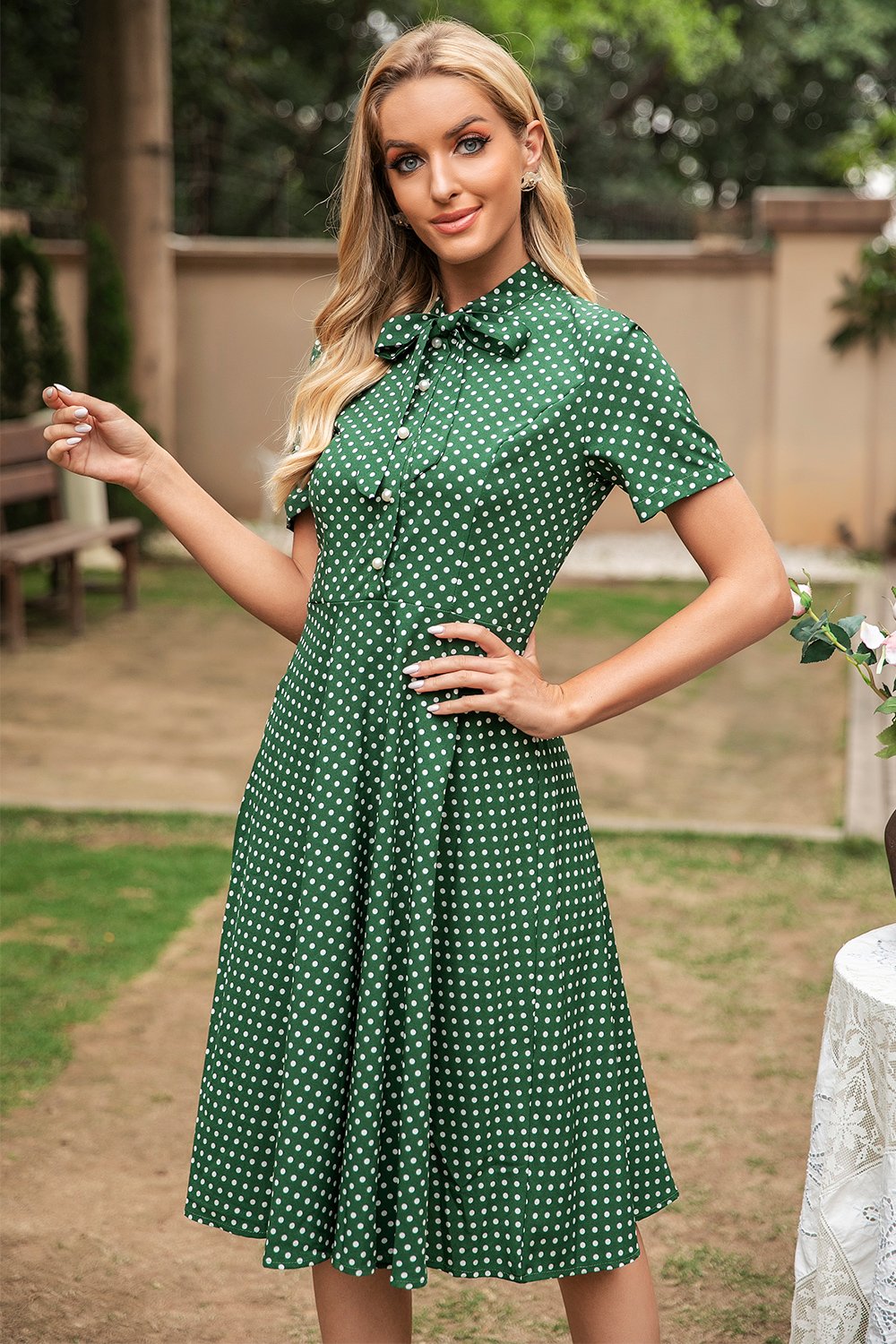 Damen-Kleid im Vintage-Stil mit Polka-Dots, kurzen Ärmeln und A-Linien-Schnitt