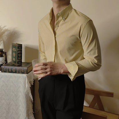 Men's shirt with stripes, button placket, slim fit, and long sleeves
